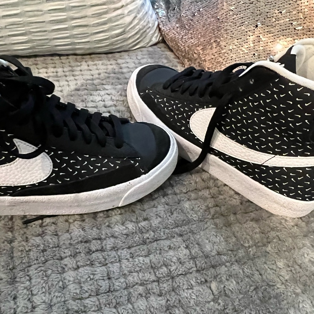 Womens Nike blazers - Picture 3 of 3
